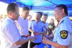 <b>并暗示将会把进修到的食物平安学问广而告</b>